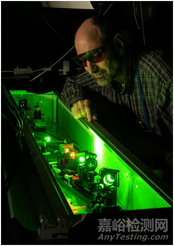 美國國家標(biāo)準(zhǔn)與技術(shù)研究院發(fā)現(xiàn)很多護目鏡在屏蔽超快激光方面不合規(guī)