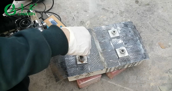 碳纖維材料正拉粘結(jié)強(qiáng)度測(cè)試方法