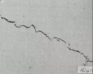 GCr15鋼軸承套圈的磨削開裂失效分析